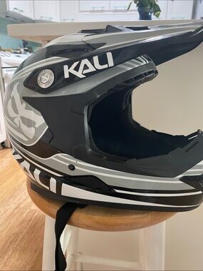 Kali Full-Face Helmet in Black and Gray